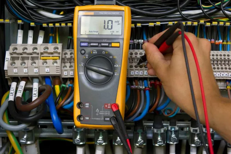 Appeler un électricien pour une coupure de courant soudaine, Cergy, Marega Elec